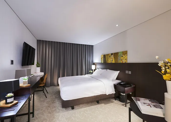 Mfelice Hotel 3*